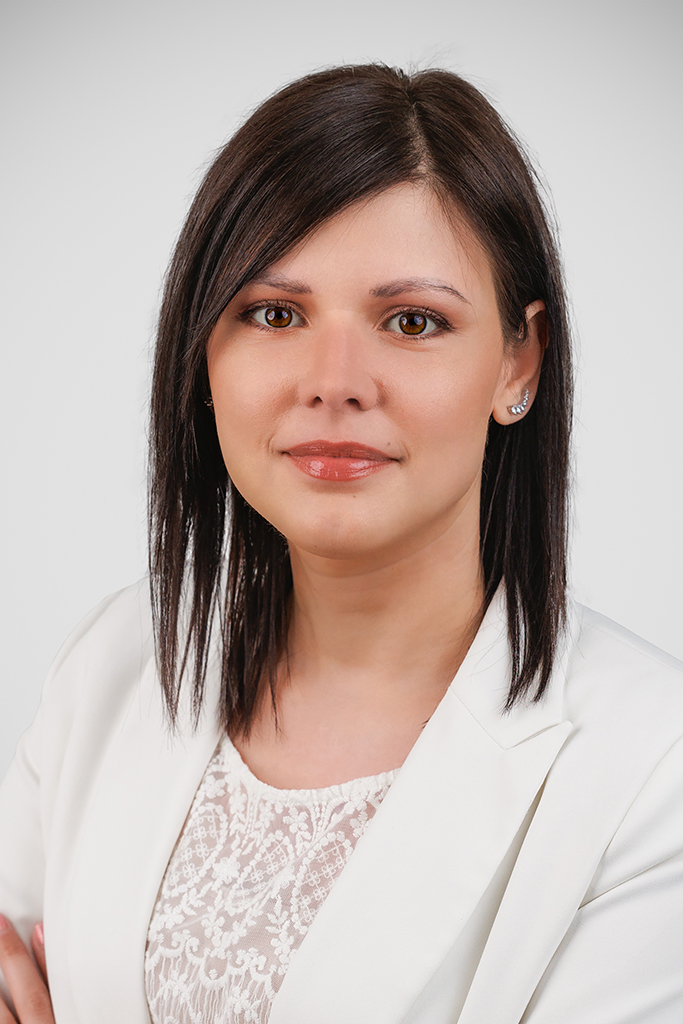 Anna Keller Headshot Image