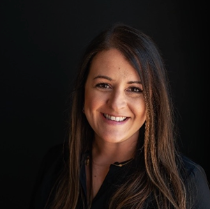 Laura McConnell headshot